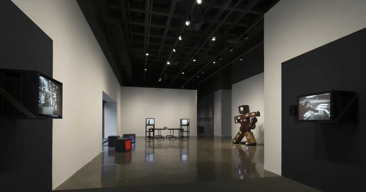 Nam June Paik, Charlotte Moorman, and the Video Body | MIT List