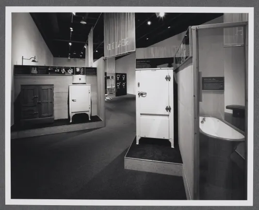 Walls separate the gallery into sections, where this section is dedicated to refrigerators and cabinets. 