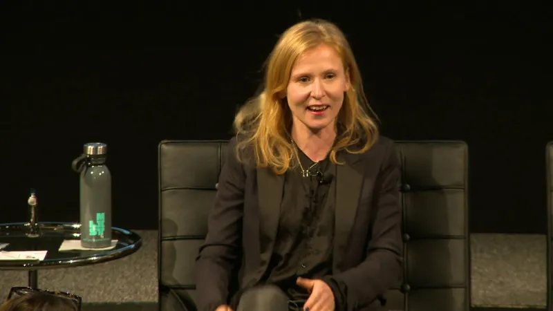 Preview image for the video "Alicja Kwade Panel Discussion:  Visibility of Time".